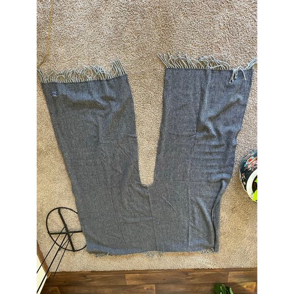 100% wool Fairbault Shawl Scarf Poncho Navy Blue and Grey - Picture 8 of 12